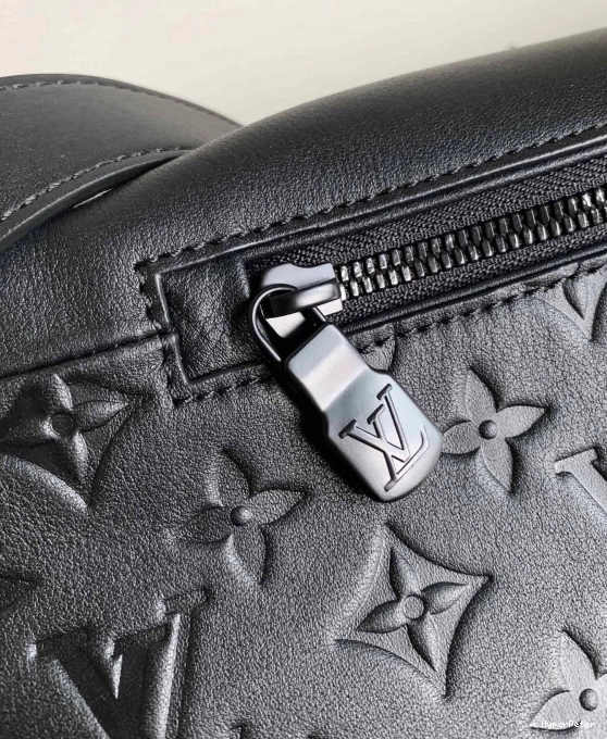 VUITTON BUMBAG LOUIS DISCOVERY 0823